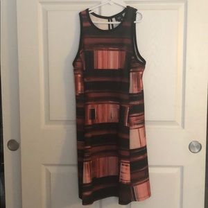 Beautiful summer dress with great color!